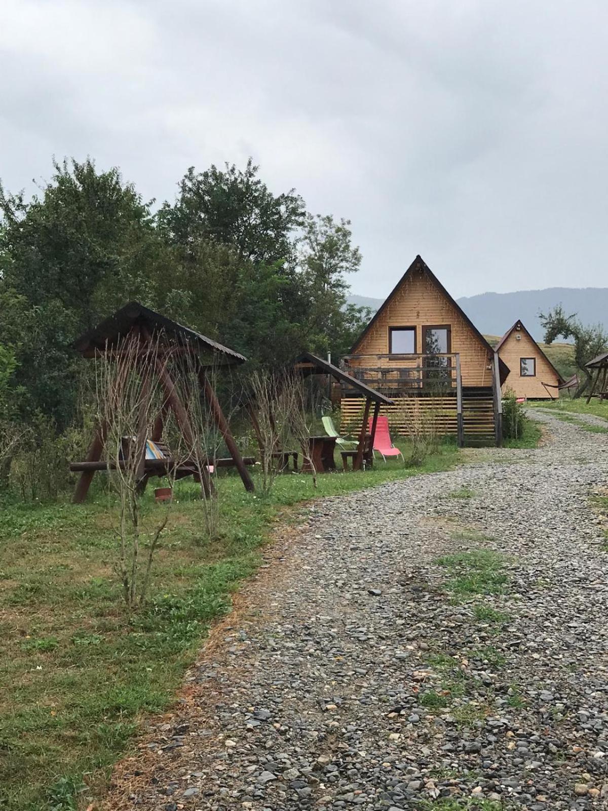 Cabanele Lu' Dinu Curtea De Arges Bagian luar foto